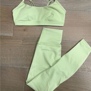ALO Yoga Light Green Leggings